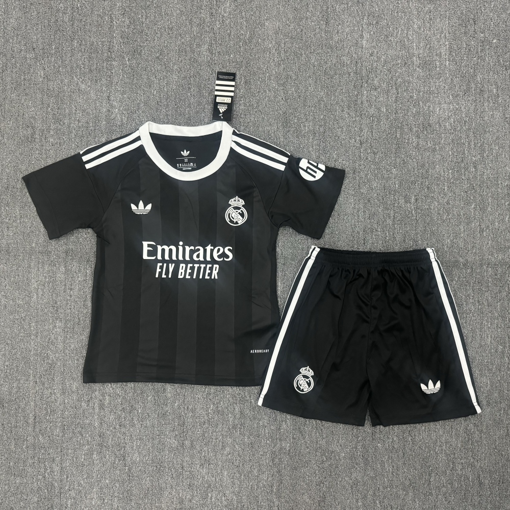 Kids 25/26 Real Madrid goalkeeper black  Soccer Jersey | short-sleeved