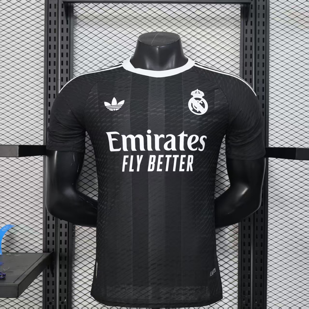 Real Madrid goalkeeper Jersey | player version | short-sleeved | B2509