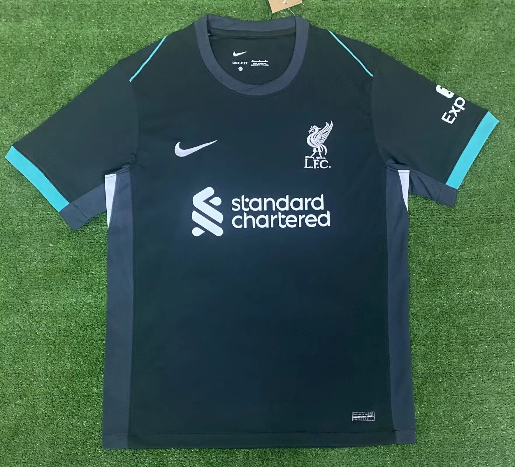 Liverpool two away   Training clothes Thai version