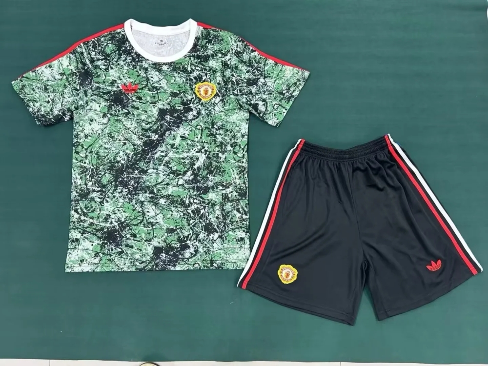 24 Manchester United  Training clothes  Women's dress