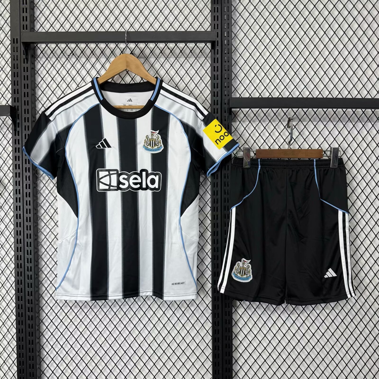 Kids 25/26 Newcastle Home  Soccer Jersey  Workout clothes | short-sleeved
