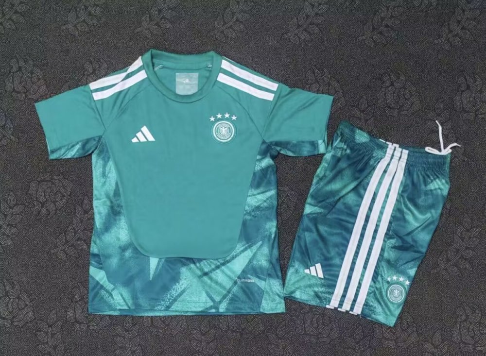 2627 German Green Goalkeeper Jersey Thai Version | Special Edition | S-2XL | Short-Sleeved | C269