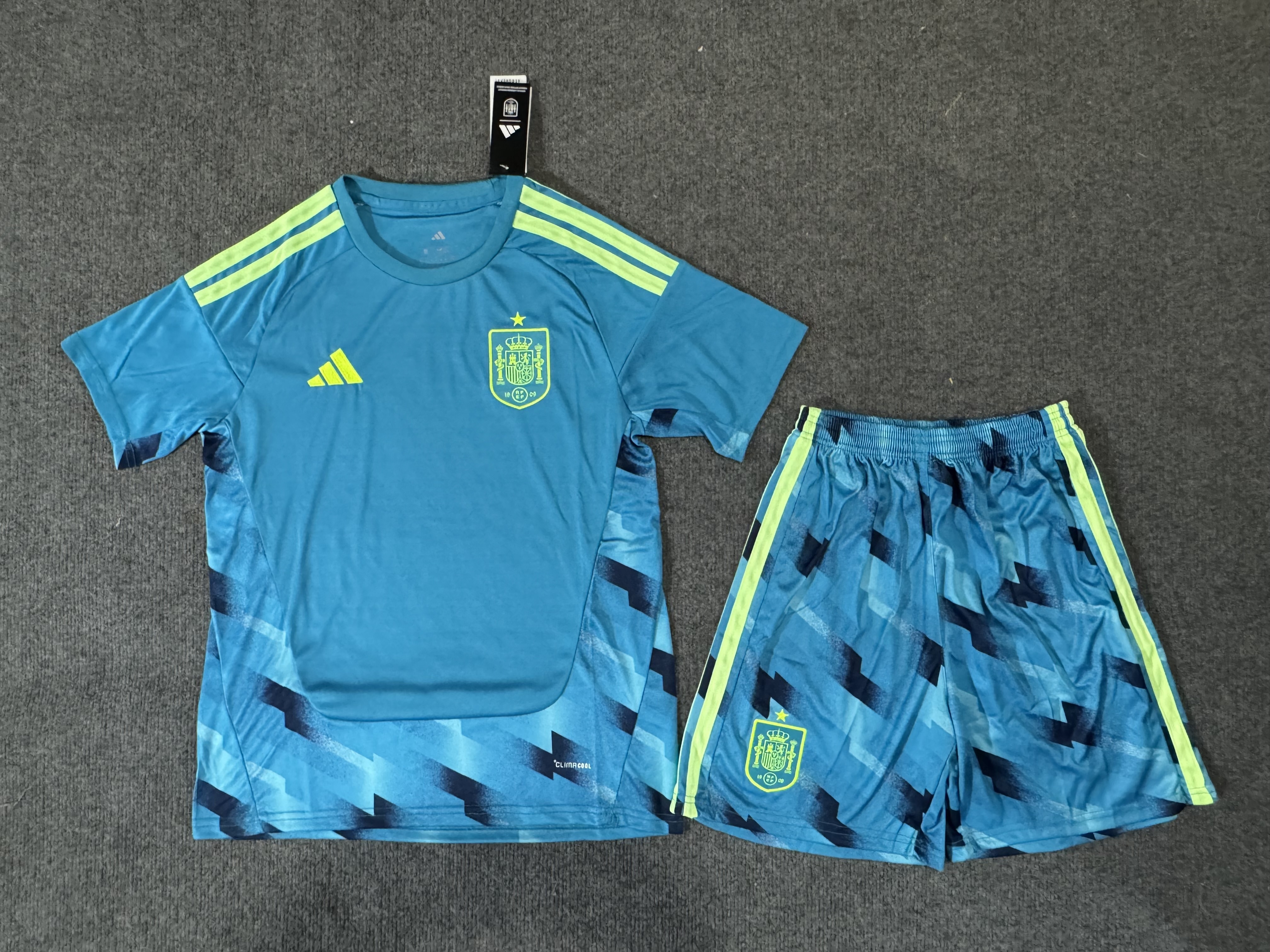 Spain 2026 goalkeeper   Soccer Jersey Adult