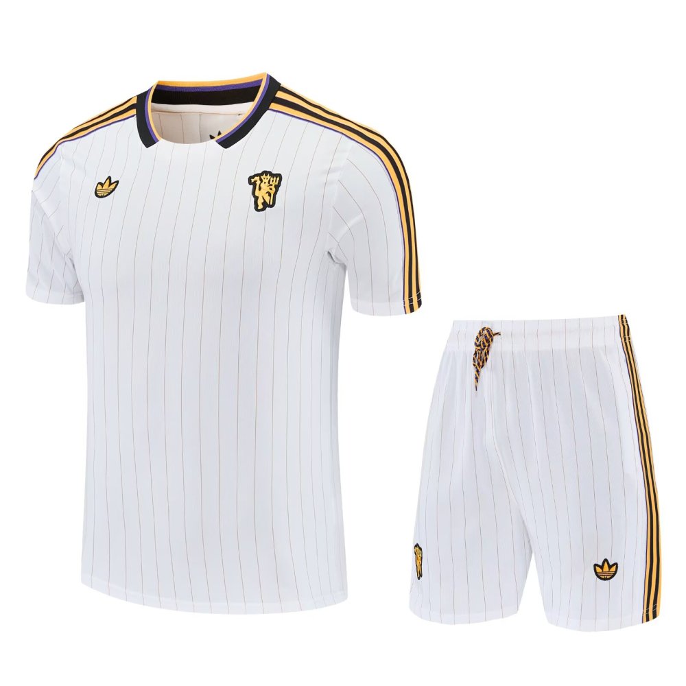 Manchester United short sleeves retro style black and white adult set Shorts with pockets Thai version quality new style