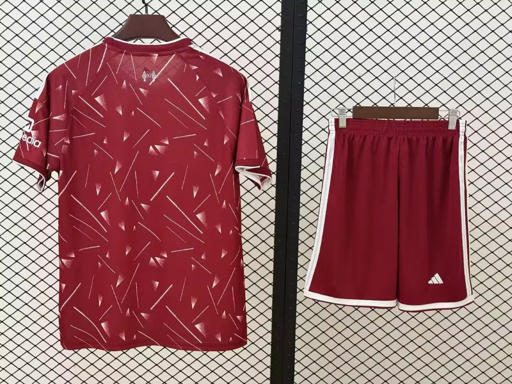 Liverpool home 2026-2027   jersey suit
