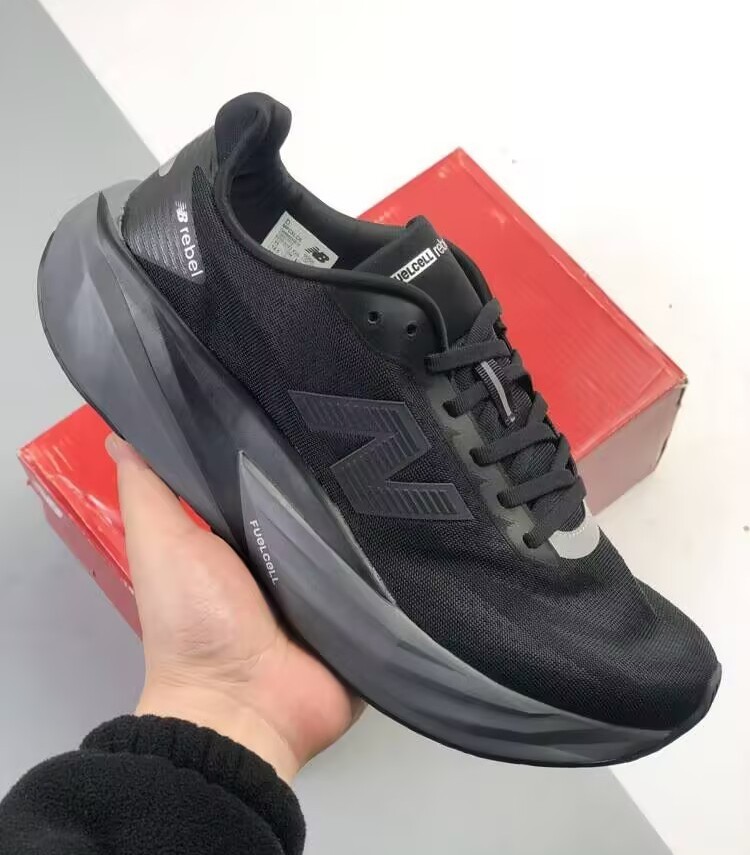 New Balance new sneakers / shoes