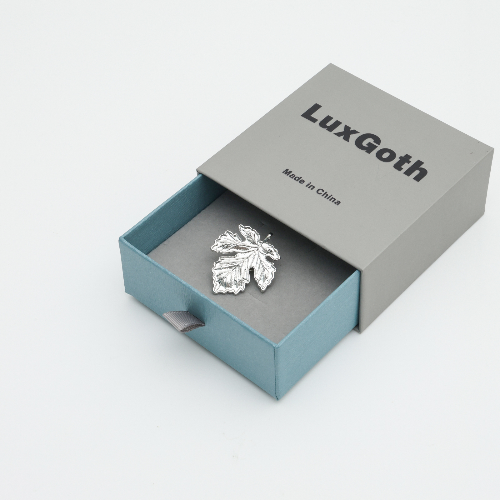 LuxGoth Stainless Steel Hollow Maple Leaf Lapel Pins - Pair of Exquisite Men's Brooches with Detailed Leaf Texture, Perfect for Adding a Touch of Vintage Autumn Style