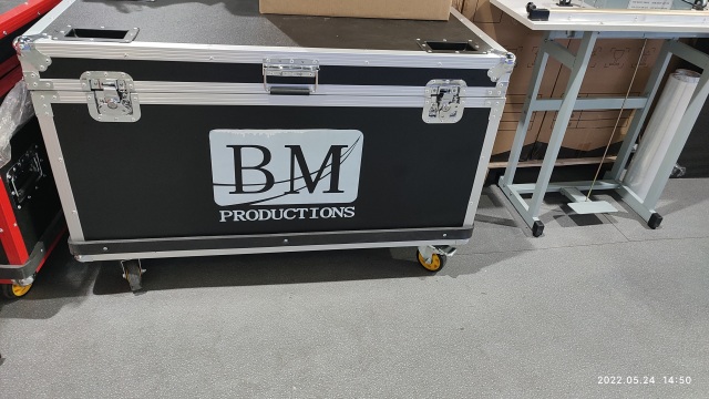 LOGO printed on the cabinet and flight case