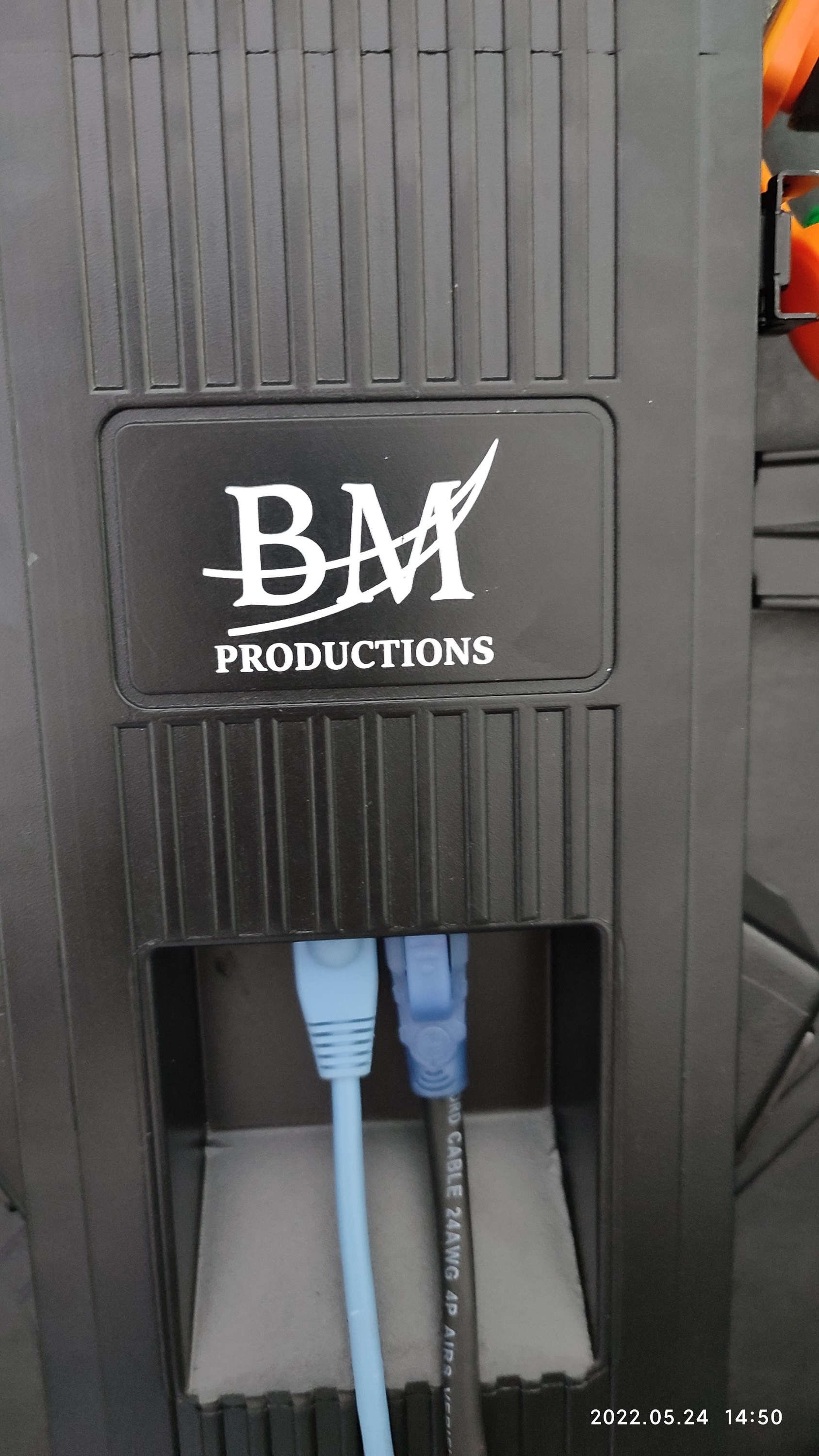 LOGO printed on the cabinet and flight case