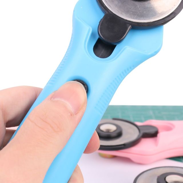 45mm Rotary Cutter For Fabric Cutter Roller with 1 Cutting Mat & 2 Blades - 811