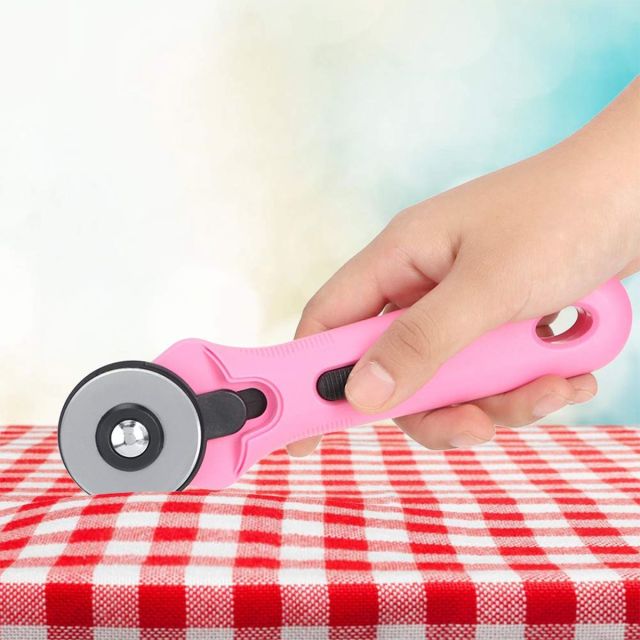 45mm Rotary Cutter For Fabric Cutter Roller with 1 Cutting Mat & 2 Blades - 811