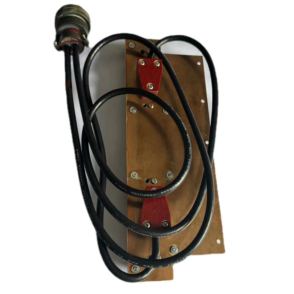 Magnetic flux leakage detector equipped with probe cable surface crack detector