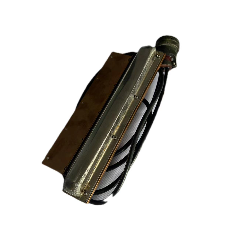 Magnetic flux leakage detector equipped with probe cable surface crack detector