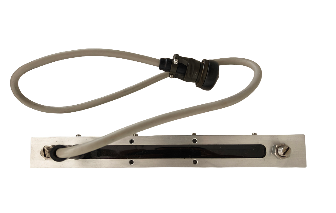 Horizontal magnetic flux leakage probe assembly