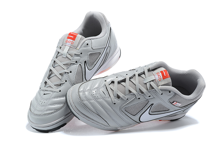 Suprem e x Nike SB Gato Limited range flats 40-45