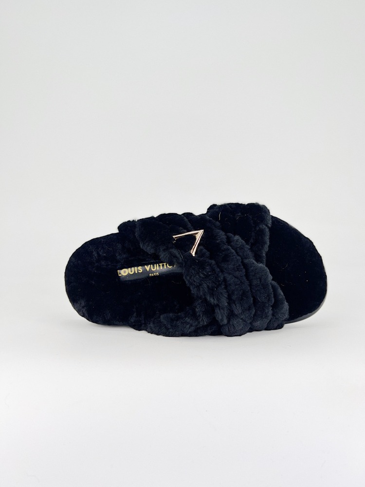 35-41 LOUIS VUITTON light luxury items Louis Vuitton 2024ss The latest autumn/winter new arrival ~ Fluffy shoes semi-mop winterbreak comfert flat slippers LV metal letter button for indoor and outdoor wear