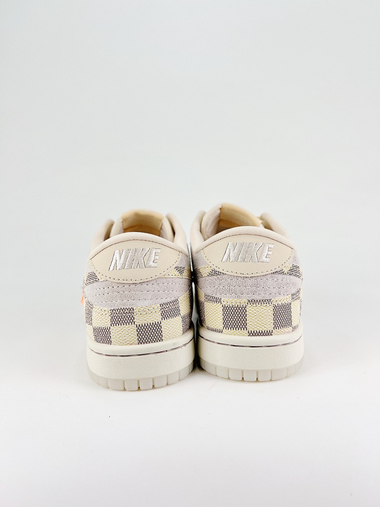 Counter quality size 36-45 LV NIKE DUNK SB LOW SB, as the name suggests, has a classic Dunk blood, but also injected more fashion elements. Compared to common Dunk skate shoes, the modified version of Dunk SB thickens the filling of the shoe tongue for