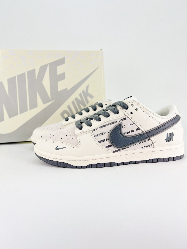 Counter quality size 36-45 LV NIKE DUNK SB LOW SB, as the name suggests, has a classic Dunk blood, but also injected more fashion elements. Compared to common Dunk skate shoes, the modified version of Dunk SB thickens the filling of the shoe tongue for