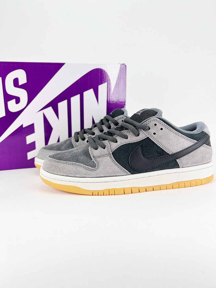 shoes Size 36-45 NIKE Dunk SB LOW Custom dunk. As the name suggests, the custom Dunk SB has the classic bloodline of Dunk and incorporates . Compared, the improved thickens Nike Dunk SB Low white and green