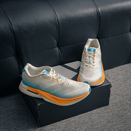 Size 36-46 Company-level Adizero Boston 13 Mesh Running Shoes with Breathable Design. Thickened heel for protecting the heel. Three-dimensional protection with soft toe opening. Easy to put on and take off without causing foot discomfort. Secure anti-coll