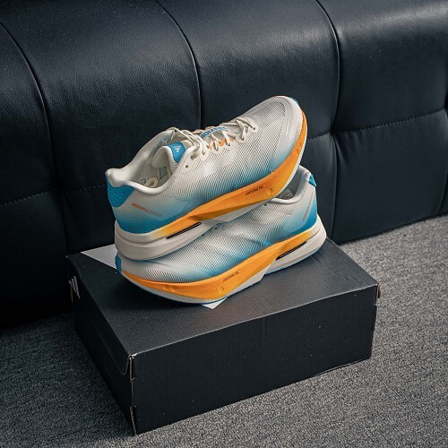 Size 36-46 Company-level Adizero Boston 13 Mesh Running Shoes with Breathable Design. Thickened heel for protecting the heel. Three-dimensional protection with soft toe opening. Easy to put on and take off without causing foot discomfort. Secure anti-coll