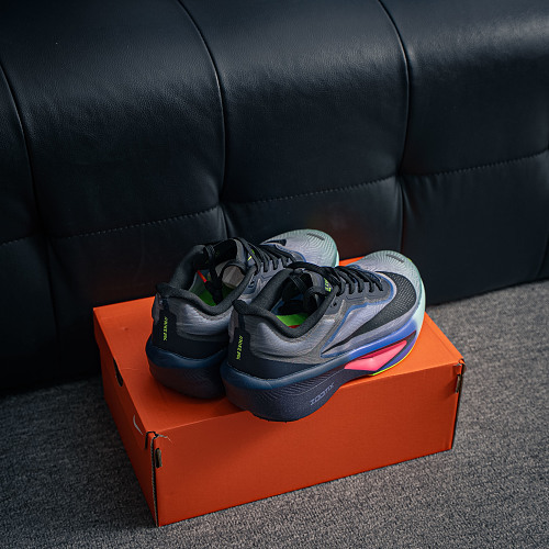 Size 36-45 AS version [NK] Nike ZoomX Invincible Run Flyknit 6 Zoom Fly 6 Lightweight Flyknit Low-top Casual Sports Running Shoes. This shoe is specifically designed for long-distance runners. It is tailored for races and training sessions ranging from 5