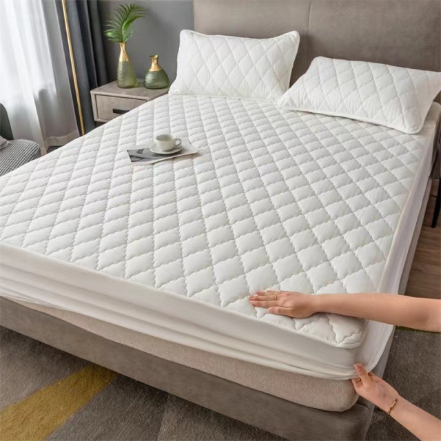 Waterproof Mattress Pad Fitted Quilted Mattress Protector Breathable Ultra-Soft Filling Mattress Cover