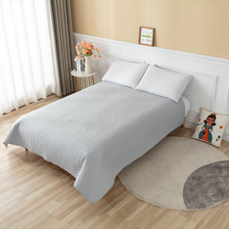 Brushed Microfiber Quilted Bedspread Lightweight Water and Stain Resistant