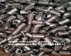 Mehrere Größen von Rohrschellen und Fittings mit doppeltem Gewinde