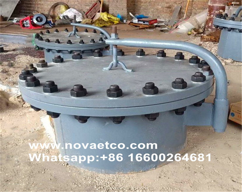 Horizontal hanging cover flange manhole