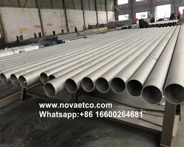 Duplex stainless steel pipe