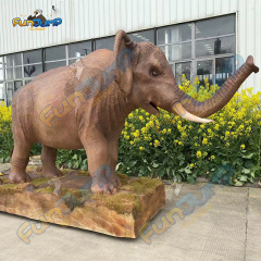 Electronic Elephant Spray & Hyper-realistic for Dinosaur Park