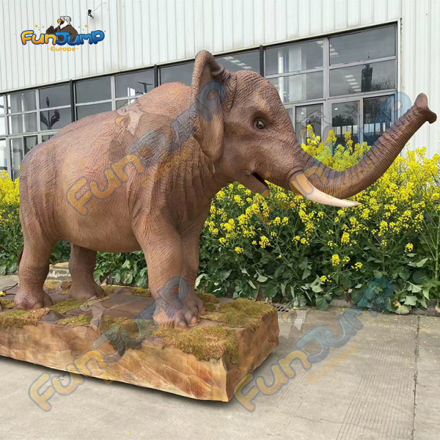 Electronic Elephant Spray & Hyper-realistic for Dinosaur Park
