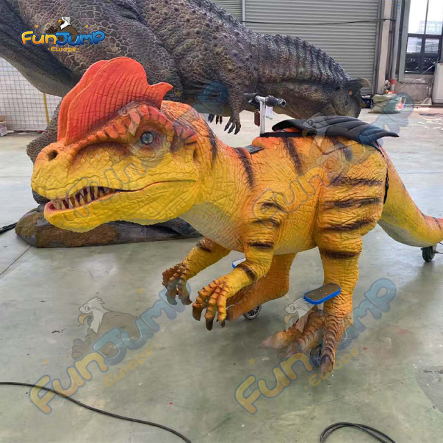 Animatronic Double Crown Dragon Car Water spray & Customizable for Shopping Mall