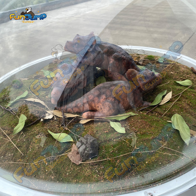 Animatronic Triceratops Incubator with Screen Customizable & Hyper-realistic for Shopping Mall
