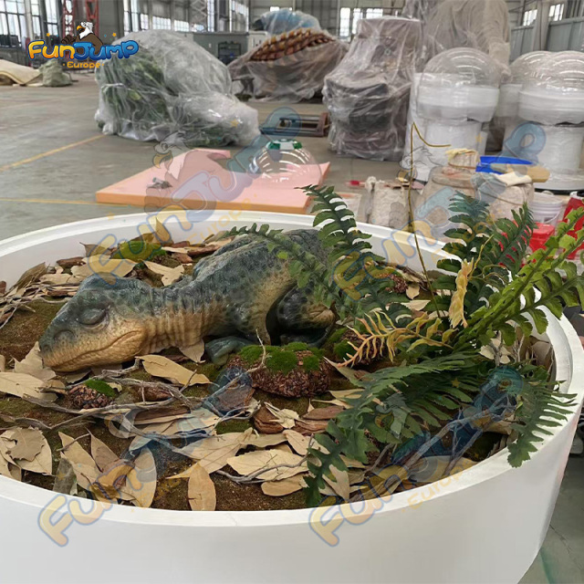 Animatronic Velociraptor incubator Customizable & Hyper-realistic for Dinosaur Park