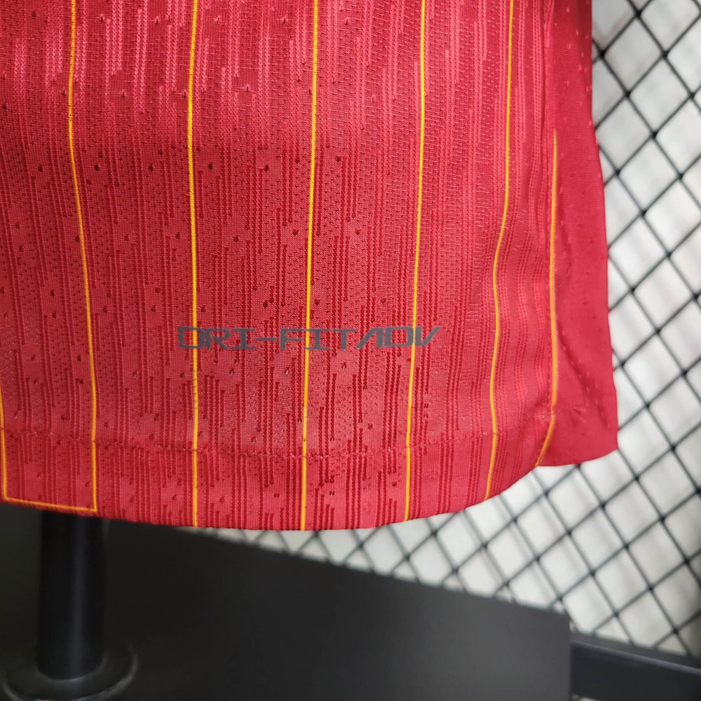 24/25 Player Liverpool Home