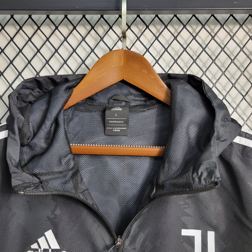 23/24 Windbreaker Juventus Black Size S-XXL