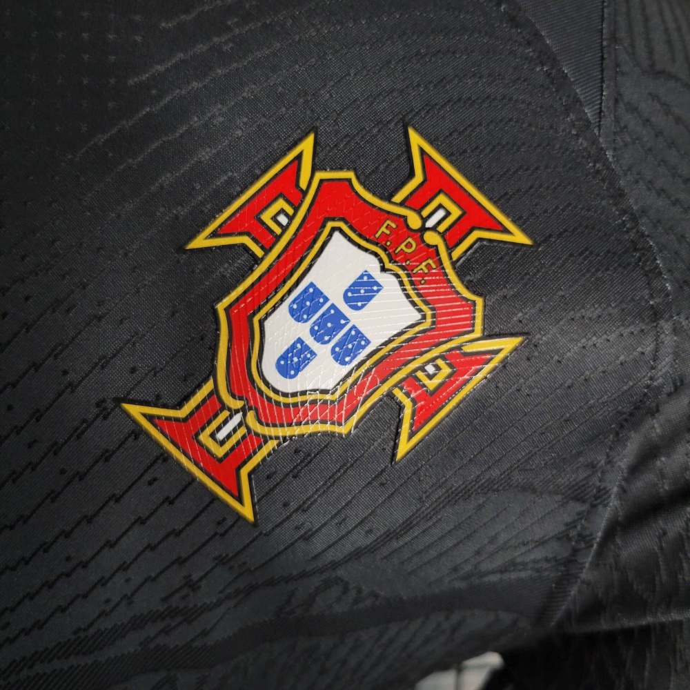 23/24 player Portugal Black training suit