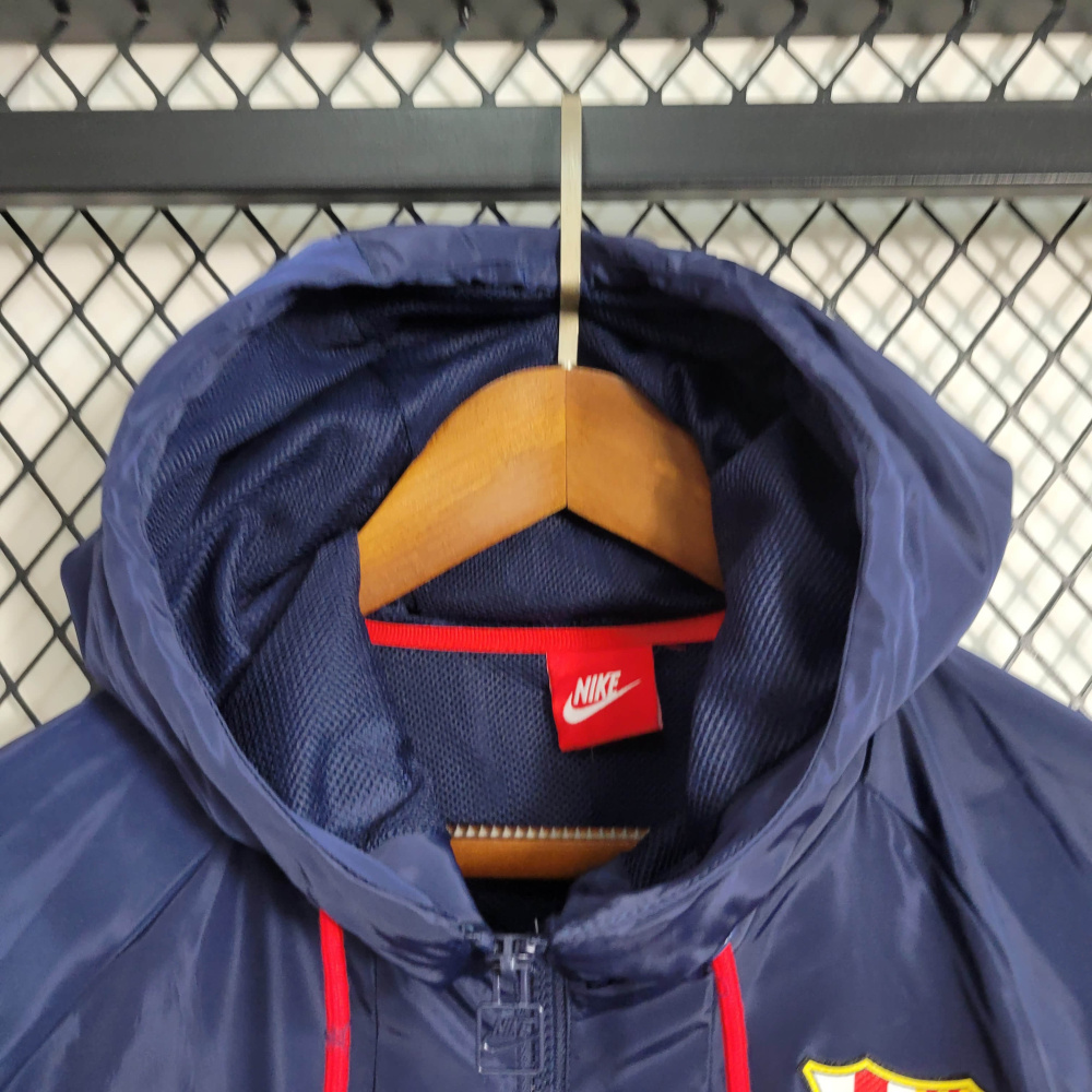 23/24 player windbreaker Barcelona size S-XXL