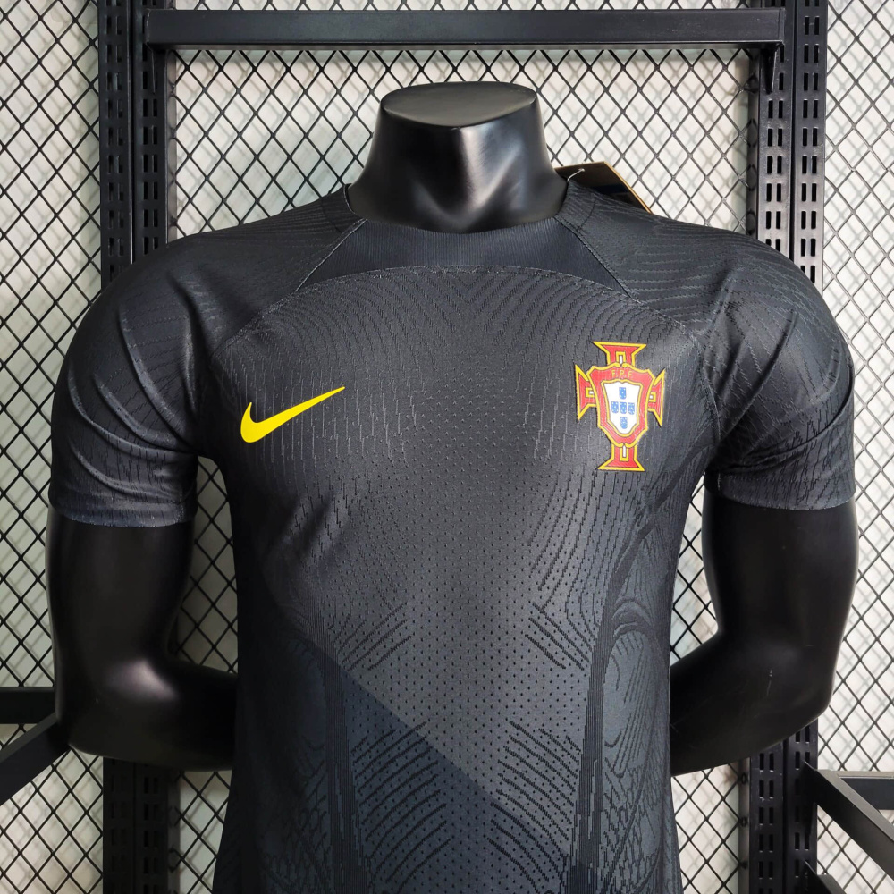 23/24 player Portugal Black training suit