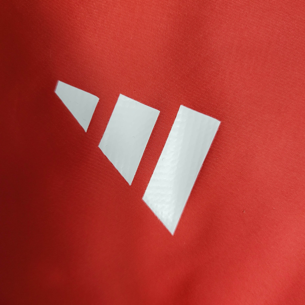 23/24 Windbreaker Manchester United Red Size S-XXL