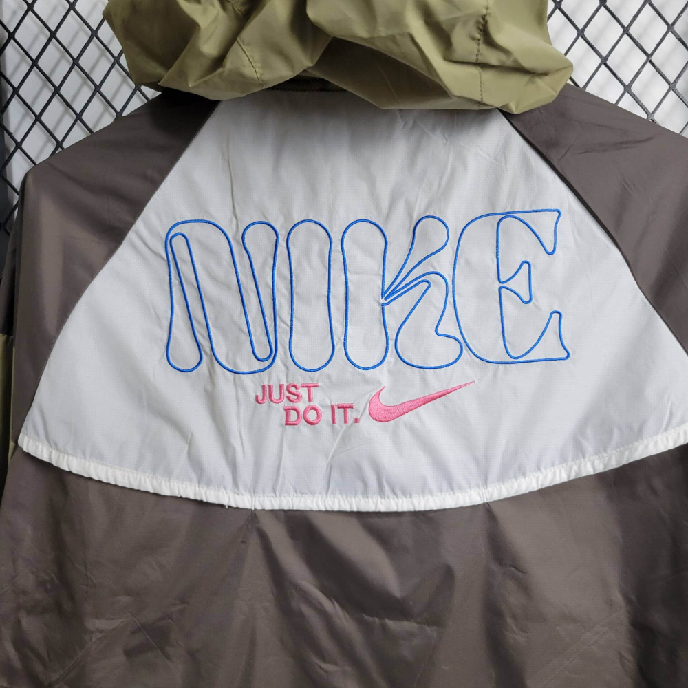 24/25 Windbreaker Nike Size M-3XL