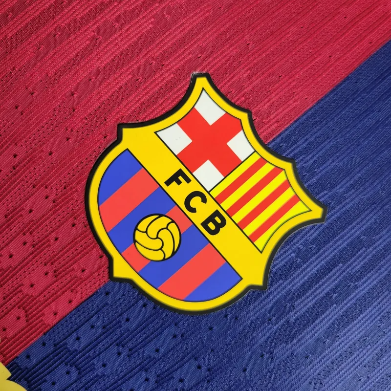 24 25 player Barcelona home