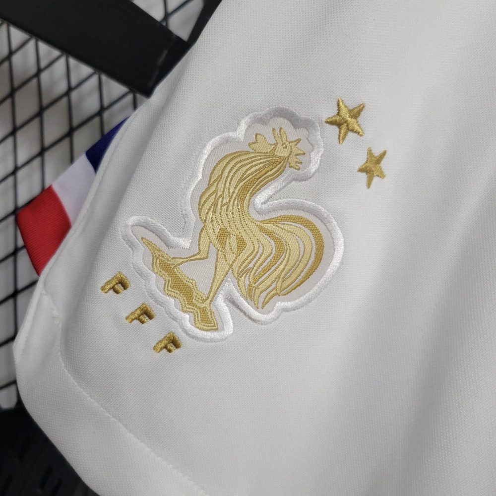 24/25 shorts France away
