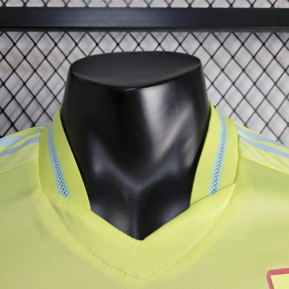 24/25 player Spain away