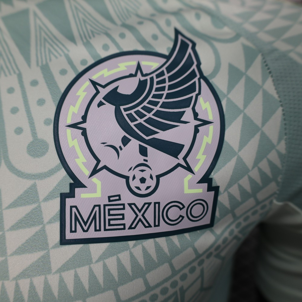 24/25 players away from Mexico