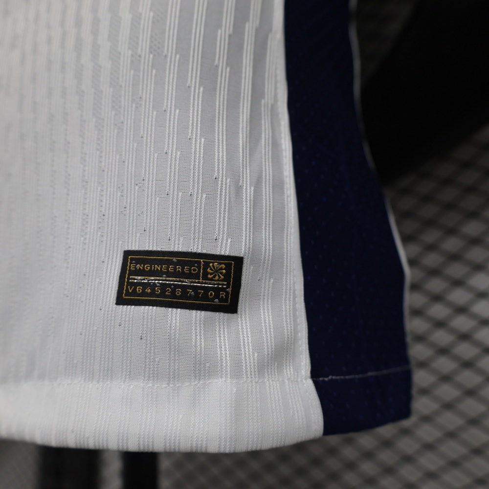 24/25 player Tottenham away