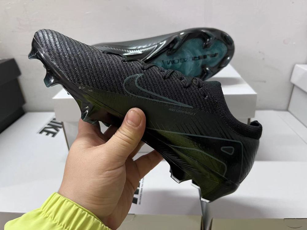 Assassin 16 Built-in Full Air Cushion Waterproof Knitted FG Football Shoes