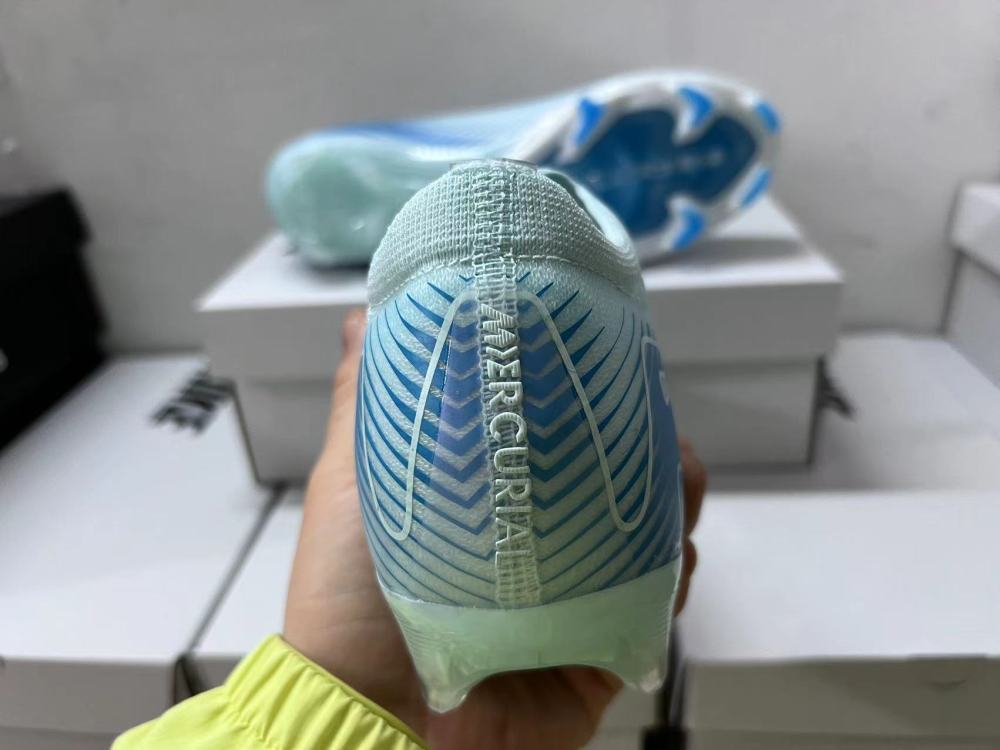 Assassin 16 Built-in Full Air Cushion Waterproof Knitted FG Football Shoes